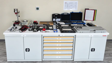 GNR GROUP® laboratuvarındaki ölçüm ekipmanları tezgâhı